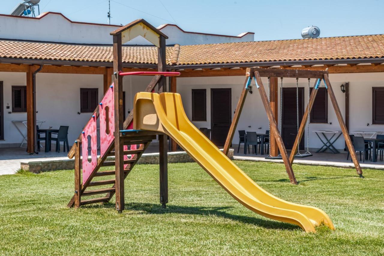 Il Mondo Dei Sogni Porto Cesareo Exteriör bild
